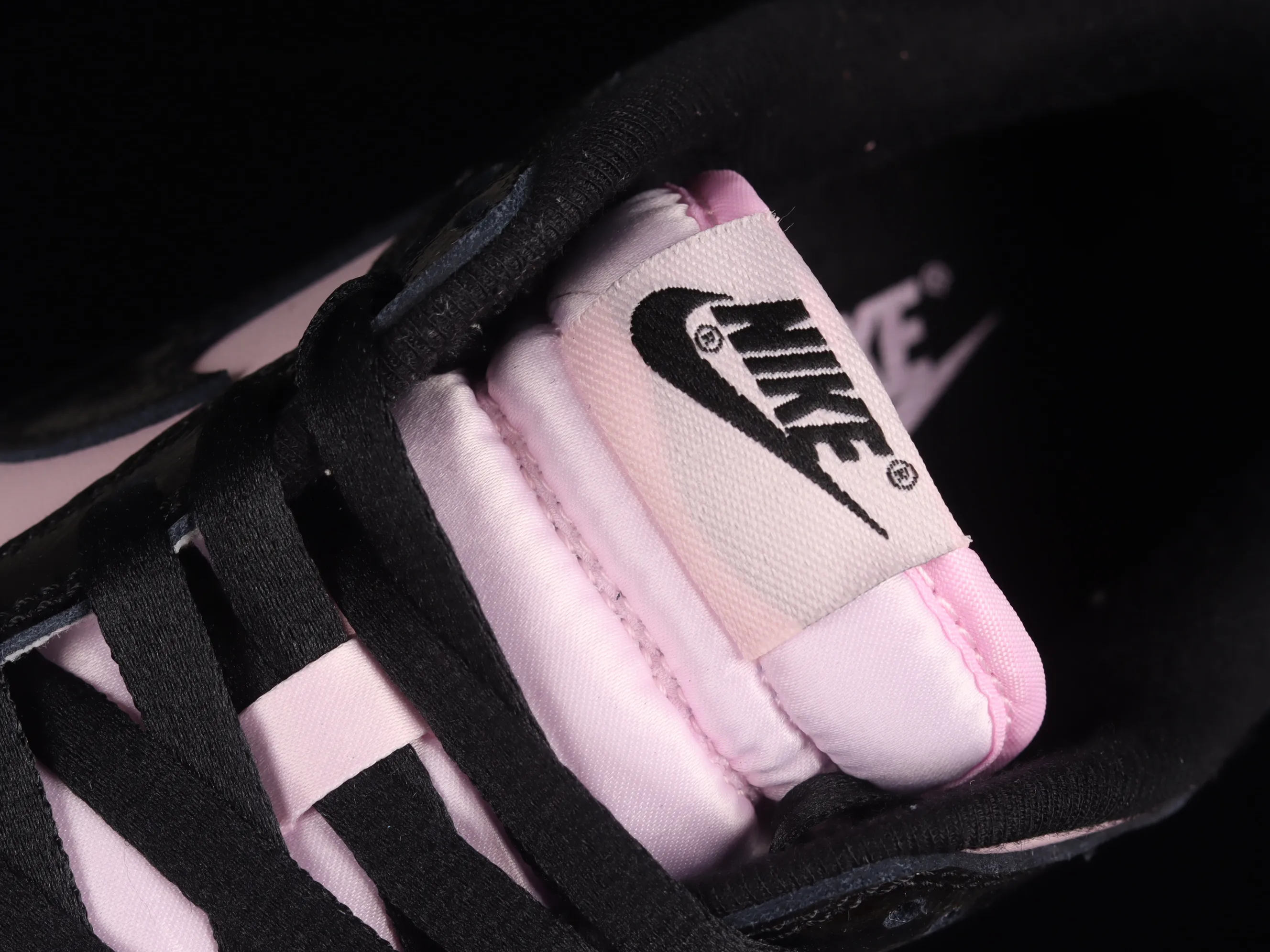All categories Nk SB Dunk series Nk SB Dunk Low low-top sneakers F version Nk Dunk Low "Pink Black" black pink SB low-top sports and leisure sneakers DJ9955-600